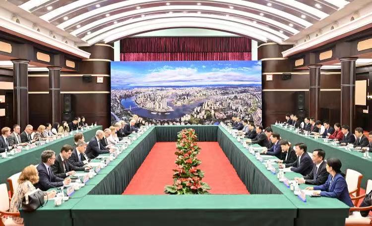 Deutsche Wirtschaftsführer lobten den Industriestandort Chongqing und forderten eine weitere Zusammenarbeit